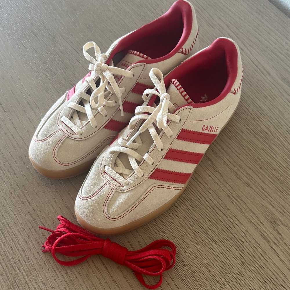 Brand New! Adidas Gazelle Women's Sneakers - Cream and Red